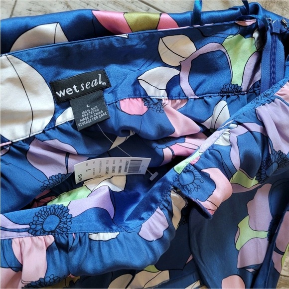 New With Tags Wet Seal Y2K 100% Silk Halter Top - Picture 7 of 8